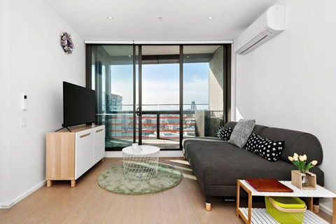 Resort-style Docklands Riverview Stay With Parking - Darwin Holiday 2