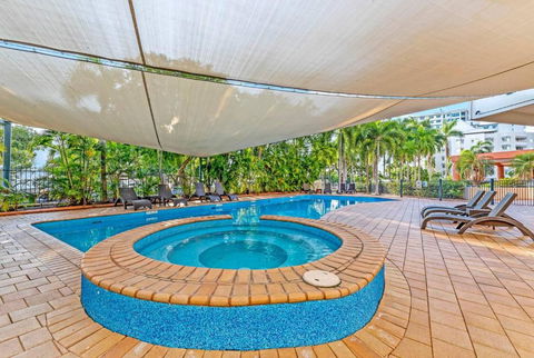 Resort Style King Pad With Sparkling Sea Views - Darwin Holiday 1