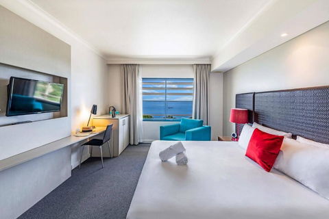 Resort Style King Pad With Sparkling Sea Views - Darwin Holiday 2