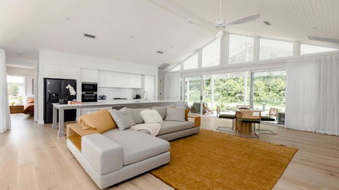 Resort Style Living With Pool, Tennis Court And Beach - Darwin Holiday 0