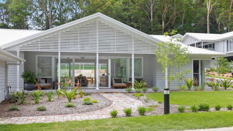 Resort Style Living With Pool, Tennis Court And Beach - Darwin Holiday 3