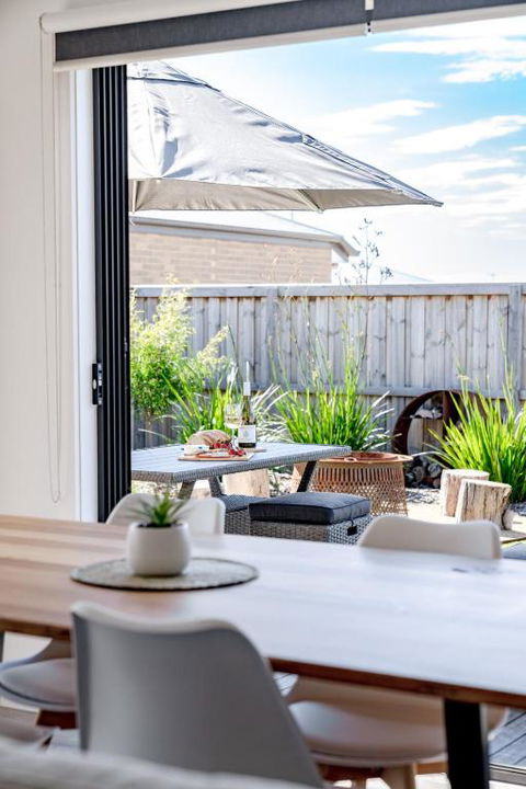 Retreat To The Coast - Sleeps 6 - Darwin Holiday 0