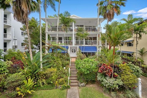 Ribbons Beachfront Apartments Clifton Beach - Darwin Holiday 0