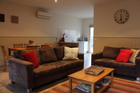 River Rock Cottage Centrally Located And Dog Friendly - Darwin Holiday 0