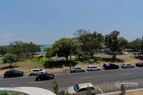 RIVERFRONT BREEZE @ The Cosmopolitan Unit10307 - Darwin Holiday 2