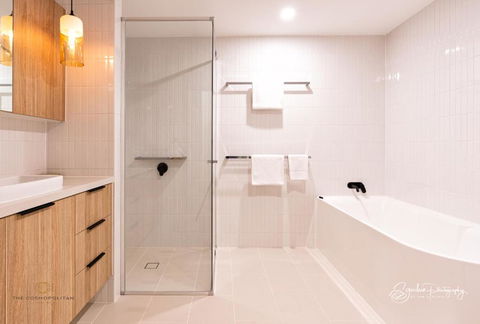 RIVERFRONT BREEZE @ The Cosmopolitan Unit10307 - Darwin Holiday 3