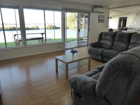 Riverfront Holiday House - Darwin Holiday 0