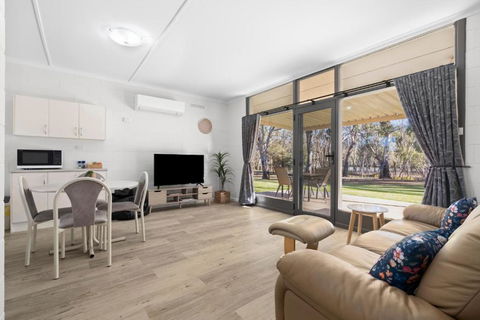 Riversands Rest Accommodation Paringa - Willow Cottage - Darwin Holiday 0