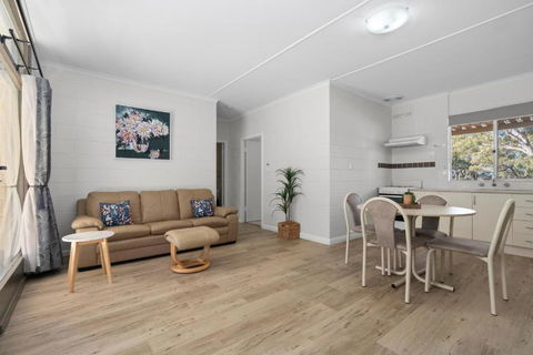 Riversands Rest Accommodation Paringa - Willow Cottage - Darwin Holiday 2