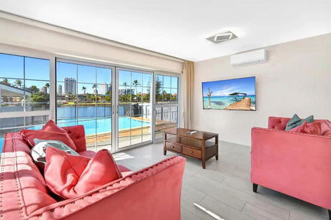 Riverside 3 Bedroom House In Surfers Paradise - Darwin Holiday 3