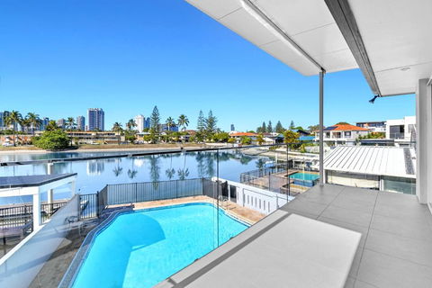 Riverside 4 Bedroom House Unit In Surfers Paradise - Darwin Holiday 0