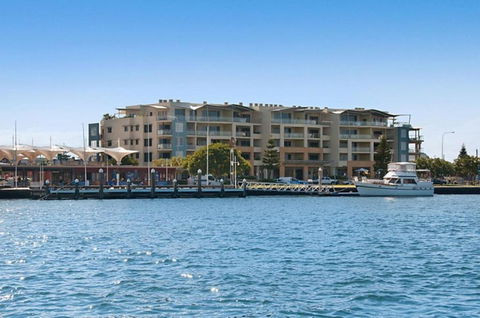 Riverside Holiday Apartments - Darwin Holiday 1