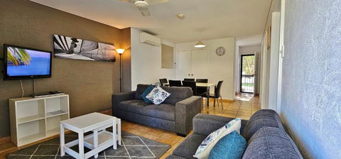 Riverview Holiday Apartment 6 - Kalbarri WA - Darwin Holiday 2