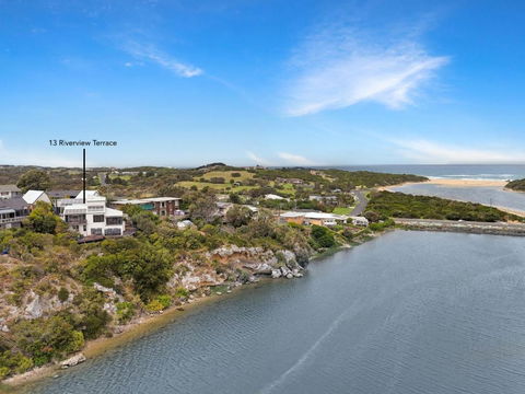 Riverview - Darwin Holiday 1