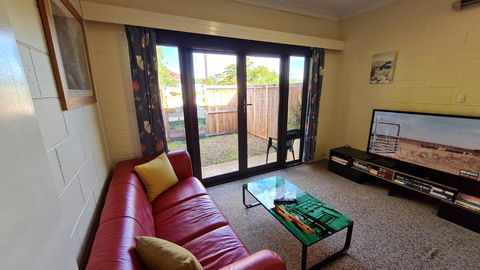 Rise N Shine - Affordable 50sqm Garden Apartment - Darwin Holiday 2