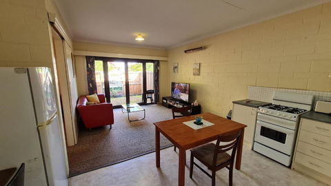 Rise N Shine - Affordable 50sqm Garden Apartment - Darwin Holiday 3