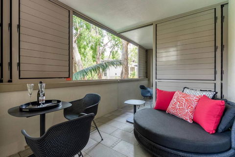 Rose At Temple Palm Cove - A Poolside Paradise - Darwin Holiday 2