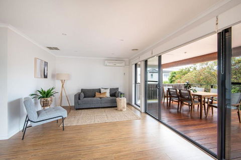 Safety Beach Abode Walk To The Beach - Darwin Holiday 1