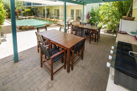 SAILS 9 Beachfront Getaway Horseshoe Bay - Darwin Holiday 3