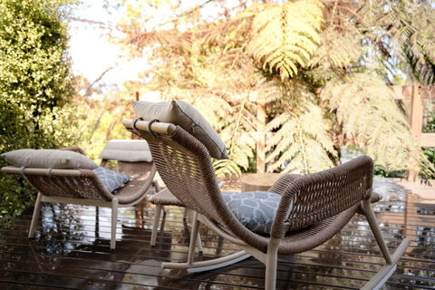 Romantic Garden Cottage With Home Cinema - Darwin Holiday 2