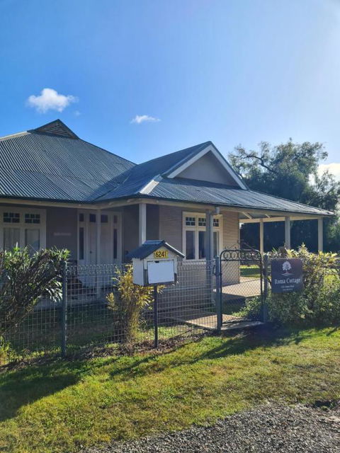 Roma Cottage On Roma Orchard - Darwin Holiday 1