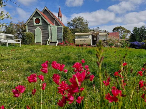 Romantic Stay By Historic Church On Wine Route - Darwin Holiday 0