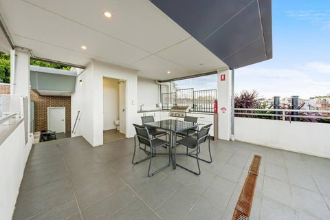 Rooftop 2 Bed Apt With Terrace At Newtown - Darwin Holiday 2