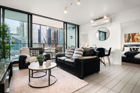 Rooftop Pool 2BR Apartment At Marvel Stadium With Free Parking - Darwin Holiday 0