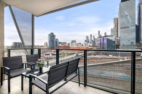 Rooftop Pool 2BR Apartment At Marvel Stadium With Free Parking - Darwin Holiday 2