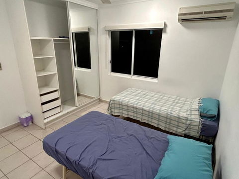 Room In City With Kittens! - Darwin Holiday 2