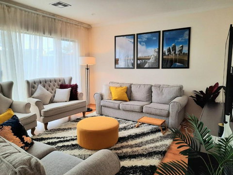 Room In Guest Room - Private Room In A Charming Hampton-style Home Ten Minutes From Fremantle Port - Darwin Holiday 0