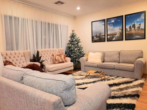 Room In Guest Room - Private Room In A Charming Hampton-style Home Ten Minutes From Fremantle Port - Darwin Holiday 1