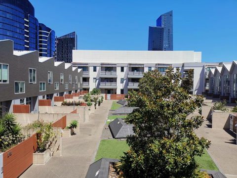 Room With King-size Bed Close To Melbourne CBD & Southern Cross Station - Darwin Holiday 3