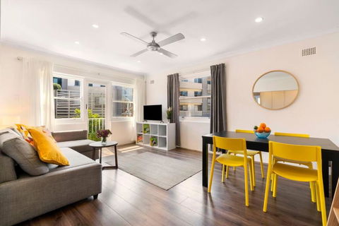 Rose Bay Retreat - Light Airy Balcony AC & Views - Darwin Holiday 0