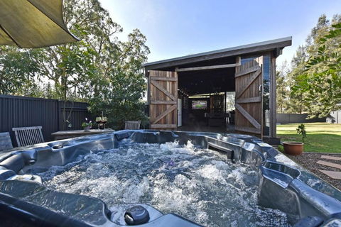 Rose Cottage Studio Romantic Or Solo Getaway. Spa, Games Room - Darwin Holiday 0