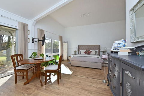 Rose Cottage Studio Romantic Or Solo Getaway. Spa, Games Room - Darwin Holiday 1