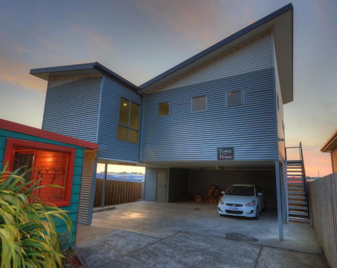 Rosebank Cottage Collection - Darwin Holiday 2