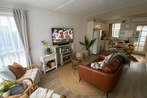 Rosebud Beach Cottage - Darwin Holiday 0