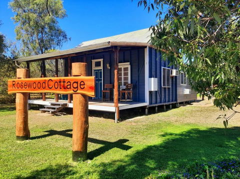 Rosewood Cottage -Entire 2 Bedroom Home With Netflix & WiFi - Darwin Holiday 1