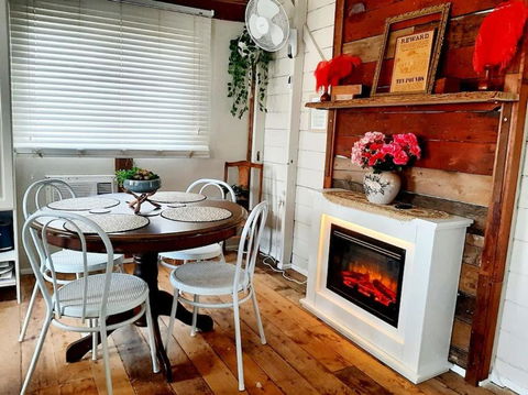 Rosewood Cottage -Entire 2 Bedroom Home With Netflix & WiFi - Darwin Holiday 2