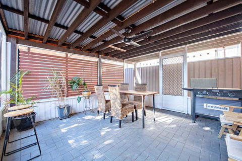 Rosewood Cottage - Stroll To Central, Cosy Escape - Darwin Holiday 3