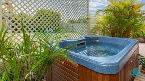 Rosies Retreat - 300m To The Sandy Shores Of Caves Beach - Darwin Holiday 0
