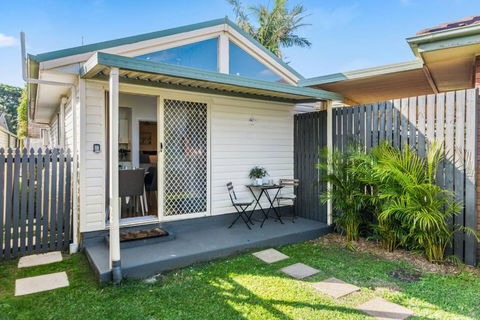 Rothery Escape - A Cosy Coastal Cottage - Darwin Holiday 0