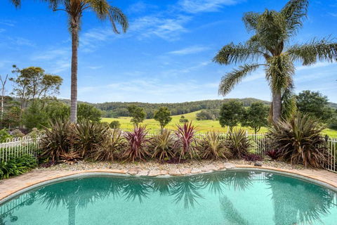 Roxy - A Secluded Luxury Estate Near Berry, Where Serenity Meets Family Comfort - Darwin Holiday 0