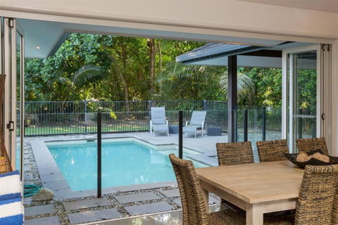 Roya On Mission - Beachfront - Wongaling - Family - Darwin Holiday 3