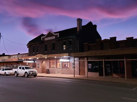 Royal Hotel Guyra - Darwin Holiday 1