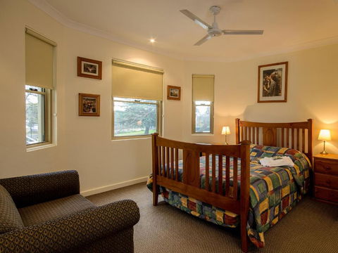 Royal Hotel - Darwin Holiday 1