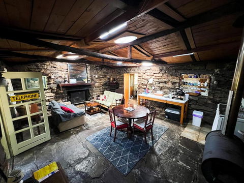 Rustic Miners Cabin - Darwin Holiday 1