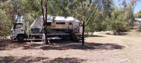 RV Caravan In Rural Setting On Edge Of Town Close To AgQuip - Darwin Holiday 0