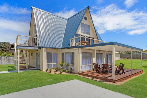 Rye Beach Chalet - Downstairs Only - Darwin Holiday 2